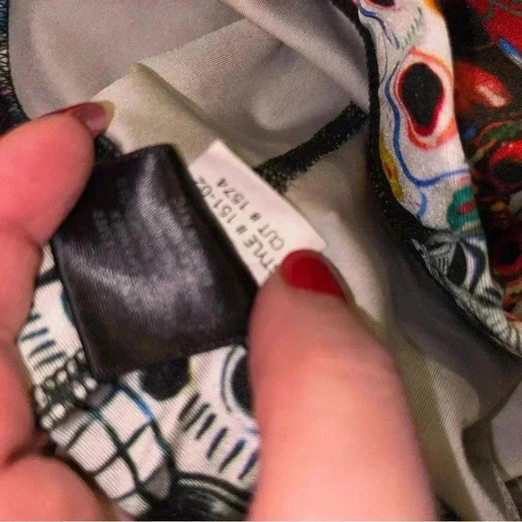 Terez Rainbow Sugar Skull Print Capri Leggings Mediumm - Picture 5 of 5
